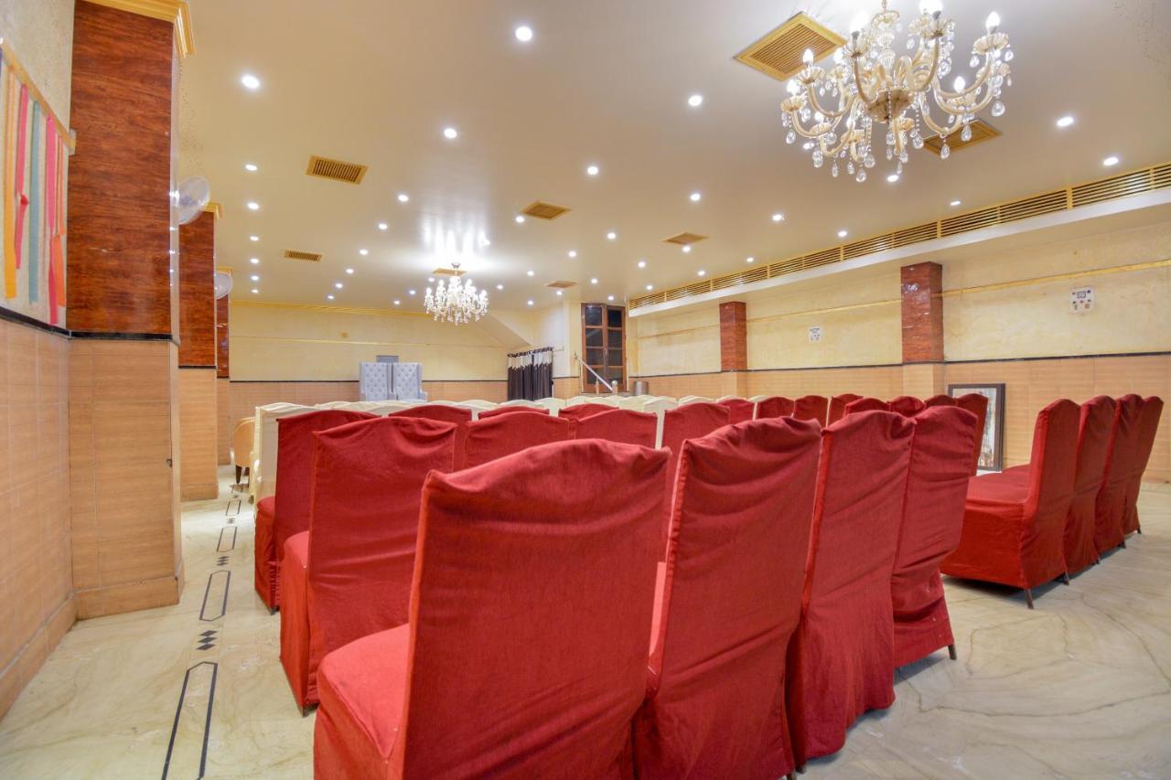 Oyo 46616 Hotel Abhinandan Jind Экстерьер фото